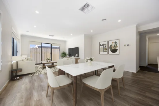 8 Sunlight Avenue, Clyde North, Vic 3978