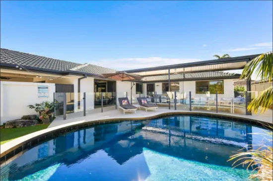 8 Tartan Court, Mermaid Waters, Qld 4218