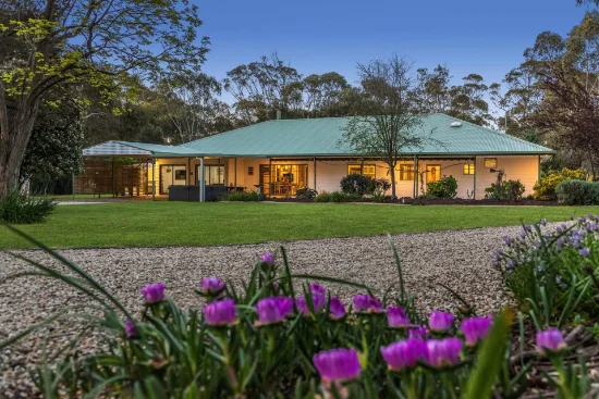 8 Thompsons Lane, Heathcote, Vic 3523