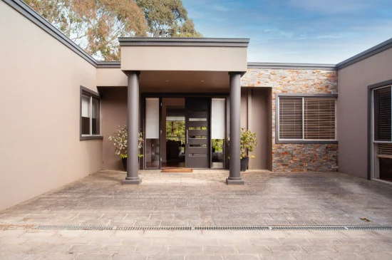 8 Thornton Rd, Mount Eliza, Vic 3930