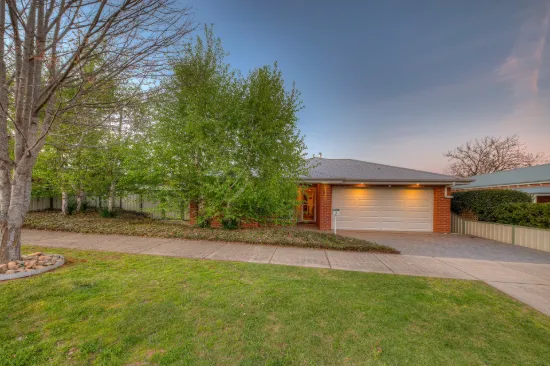 8 Three Peaks Rise, Bright, Vic 3741