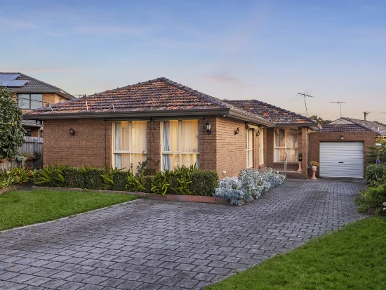 8 Traphina Court, Oakleigh South, Vic 3167 - For Sale