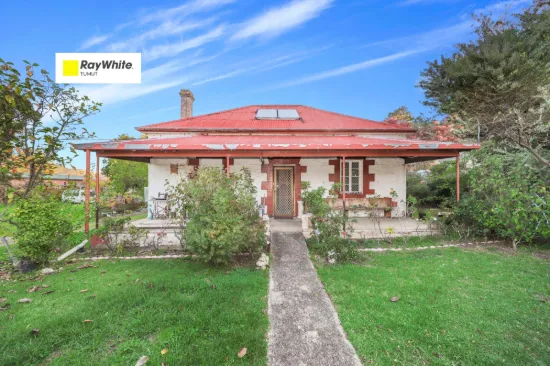 8 Travers Street, Adelong NSW 2729-Image