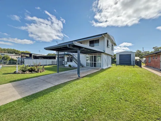 8 Trout Street, Taylors Beach, Qld 4850