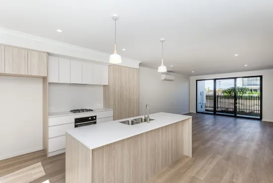8 Turquoise Boulevard, Treeby, WA 6164