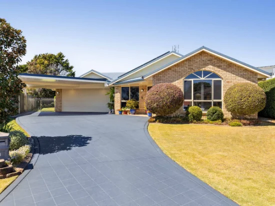 8 Vanham Close, Middle Ridge, Qld 4350