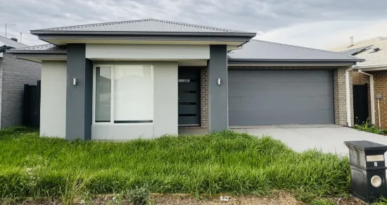 8 Varnish Road, Tarneit, Vic 3029