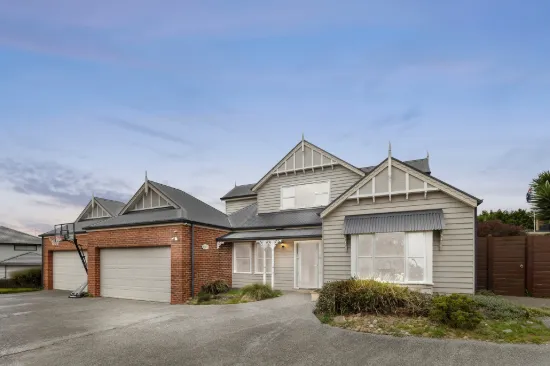 8 Waterview Drive, Mount Martha, Vic 3934