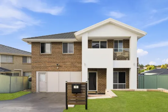 8 Weston Place, West Hoxton, NSW 2171