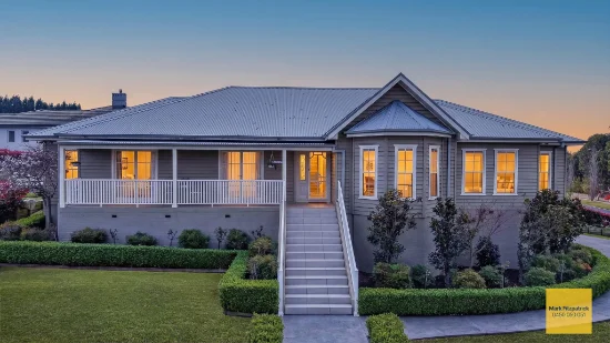 8 Yewens Circuit, Grasmere, NSW 2570
