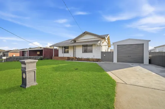 8 Ziegler Parade, Allansford VIC 3277-Image