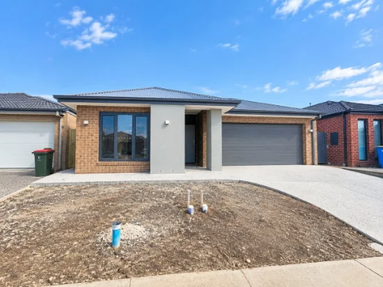 80 Riverstone Boulevard, Clyde North, Vic 3978