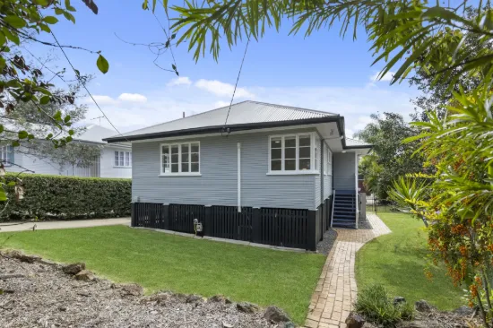 80 Sapphire Street, Holland Park, Qld 4121
