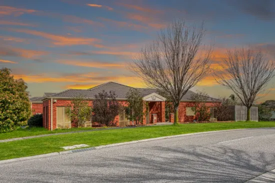 81 Earlsfield Drive, Berwick, Vic 3806