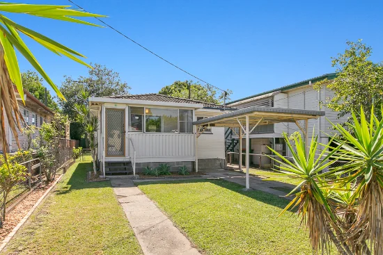 82 Gray Street, Carina, Qld 4152