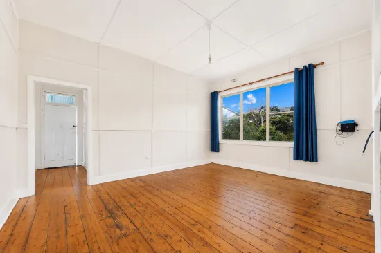 82 Harry Graham Dr, Kembla Heights, NSW 2526