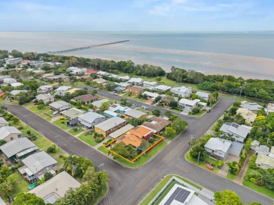82 Hibiscus Street, Urangan, Qld 4655