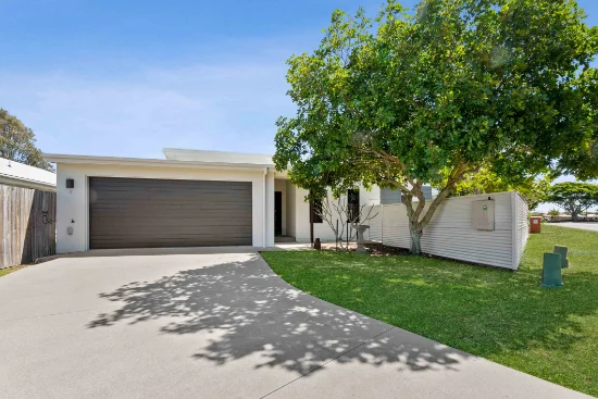 82 Ibis Boulevard, Eli Waters, Qld 4655