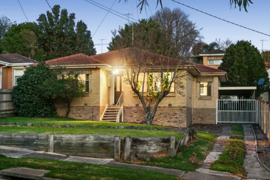 82 Valley Crescent, Glenroy, Vic 3046
