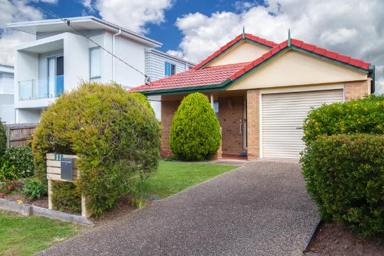 83 Algoori Street, Morningside, Qld 4170 - For Rent
