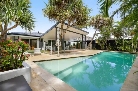 83 Amalfi Drive, Surfers Paradise, Qld 4217
