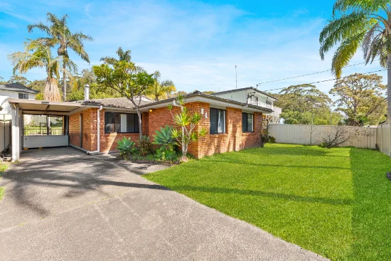 84 Albatross Road, Berkeley Vale, NSW 2261