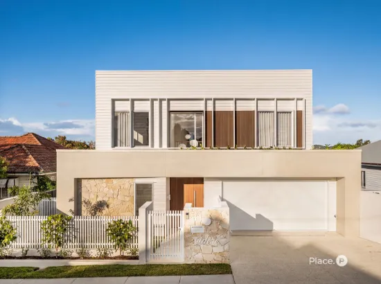 84 Burn Street, Camp Hill, Qld 4152