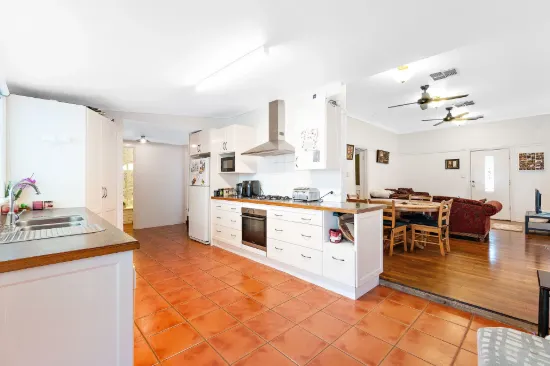 84 Crandon Street, Gosnells, WA 6110