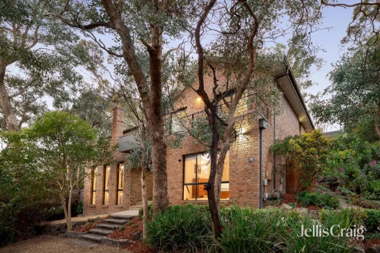 84 Warringah Crescent, Eltham North, Vic 3095