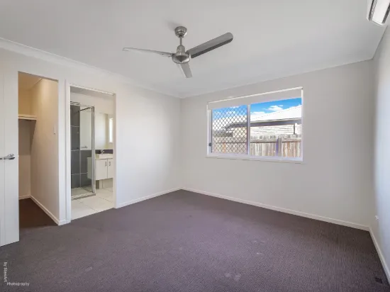 86 Bradman Way, Urangan, Qld 4655-Image