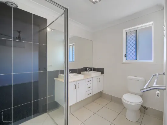 86 Bradman Way, Urangan, Qld 4655-Image