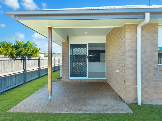 86 Bradman Way, Urangan, Qld 4655-Image