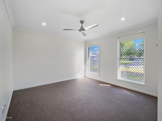86 Bradman Way, Urangan, Qld 4655-Image