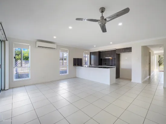 86 Bradman Way, Urangan, Qld 4655-Image
