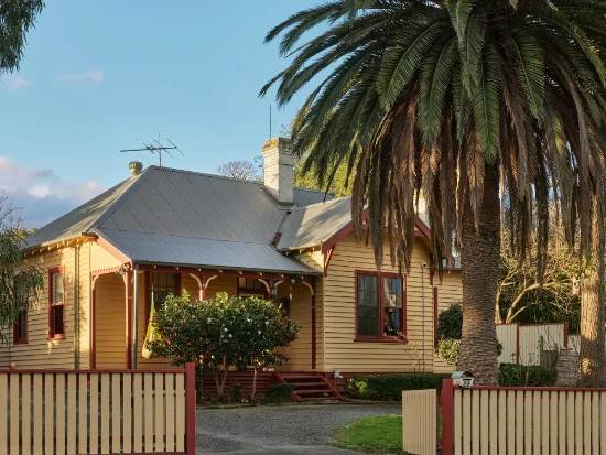 86 Railway Avenue, Garfield, Vic 3814