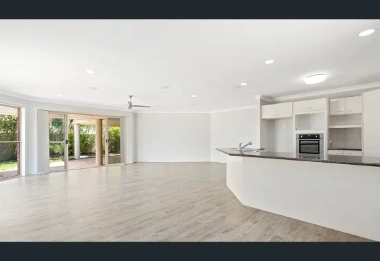 86 Santa Cruz Boulevard, Clear Island Waters, Qld 4226-Image