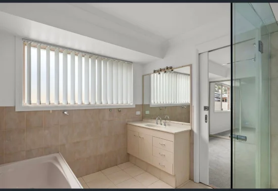 86 Santa Cruz Boulevard, Clear Island Waters, Qld 4226-Image