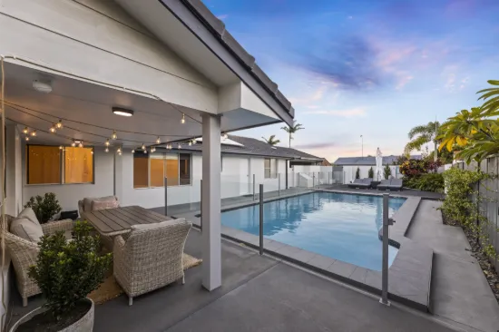 87 Oceanic Drive, Mermaid Waters, Qld 4218