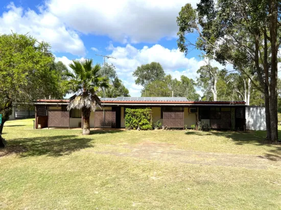 87 Phipps Street West, Nanango, Qld 4615
