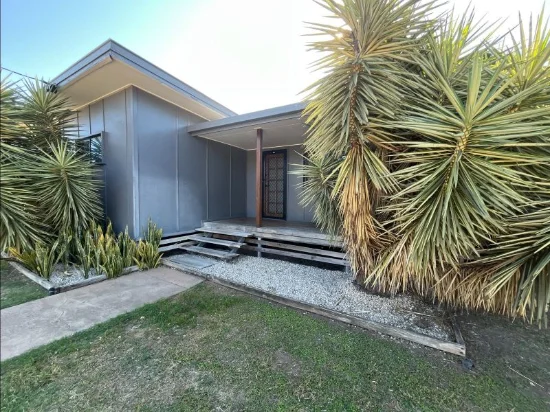 87 Ruby St, Emerald, Qld 4720