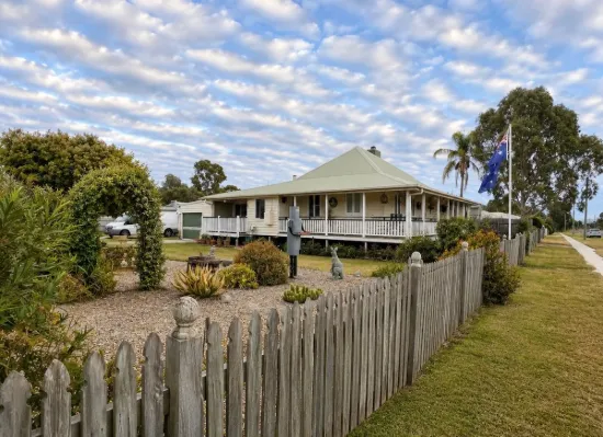 88 Beale Street, Oakey, Qld 4401