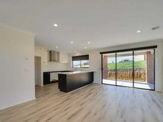 88 Grandvue Boulevard, Pakenham, Vic 3810 - For Rent