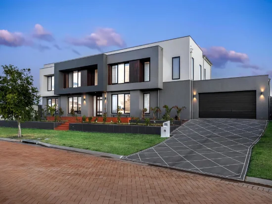 8824 The Point Circuit, Sanctuary Cove, Qld 4212
