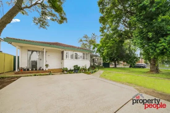 89 Pembroke Road, Minto, NSW 2566