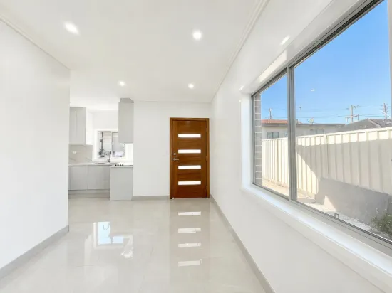8A Avoca Road, Canley Heights, NSW 2166