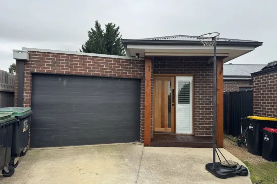 8a Hannah Close, Melton West, Vic 3337