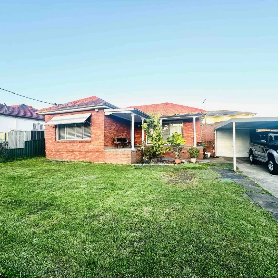 8A Wenden Street, Fairfield, NSW 2165