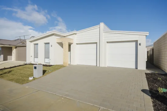 8B Petronas Parkway, Yanchep, WA 6035 - For Rent