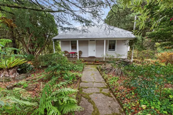 9-11 Walmer Crescent, Wentworth Falls, NSW 2782