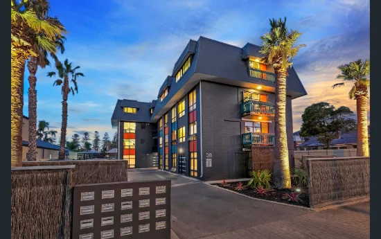 9/38 Gordon St, Glenelg, SA 5045